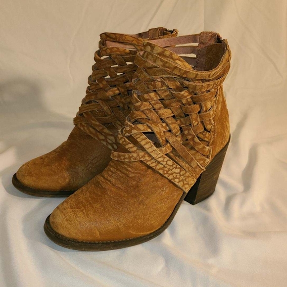 Free People booties - Picture 2 of 4